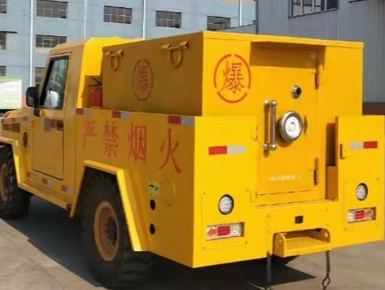 同仁凯龙爆破器材运输车：保障爆破任务的安全运行