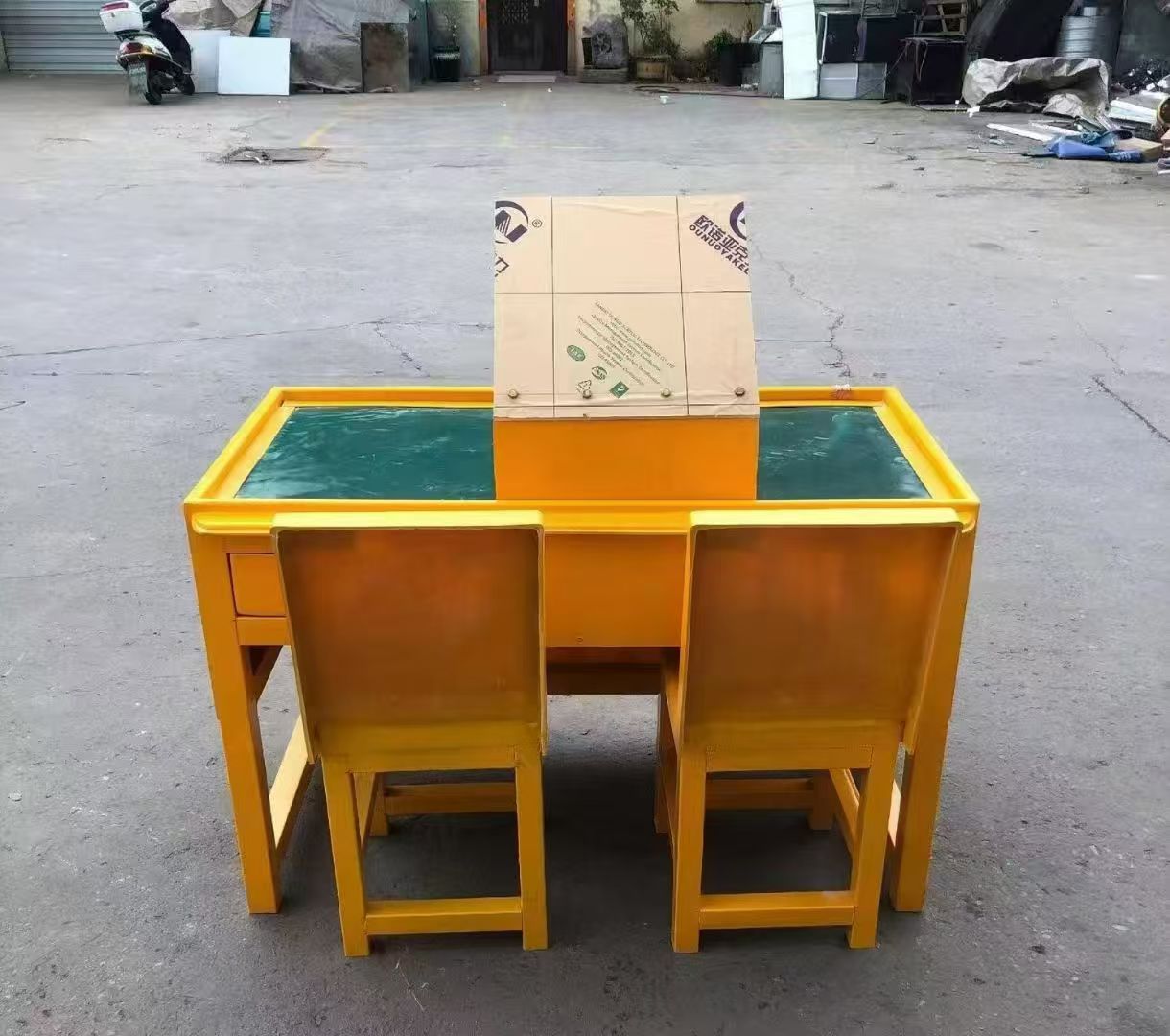 同仁防静电导通桌井下煤矿火工品发放桌：危险品流转的安全守护者